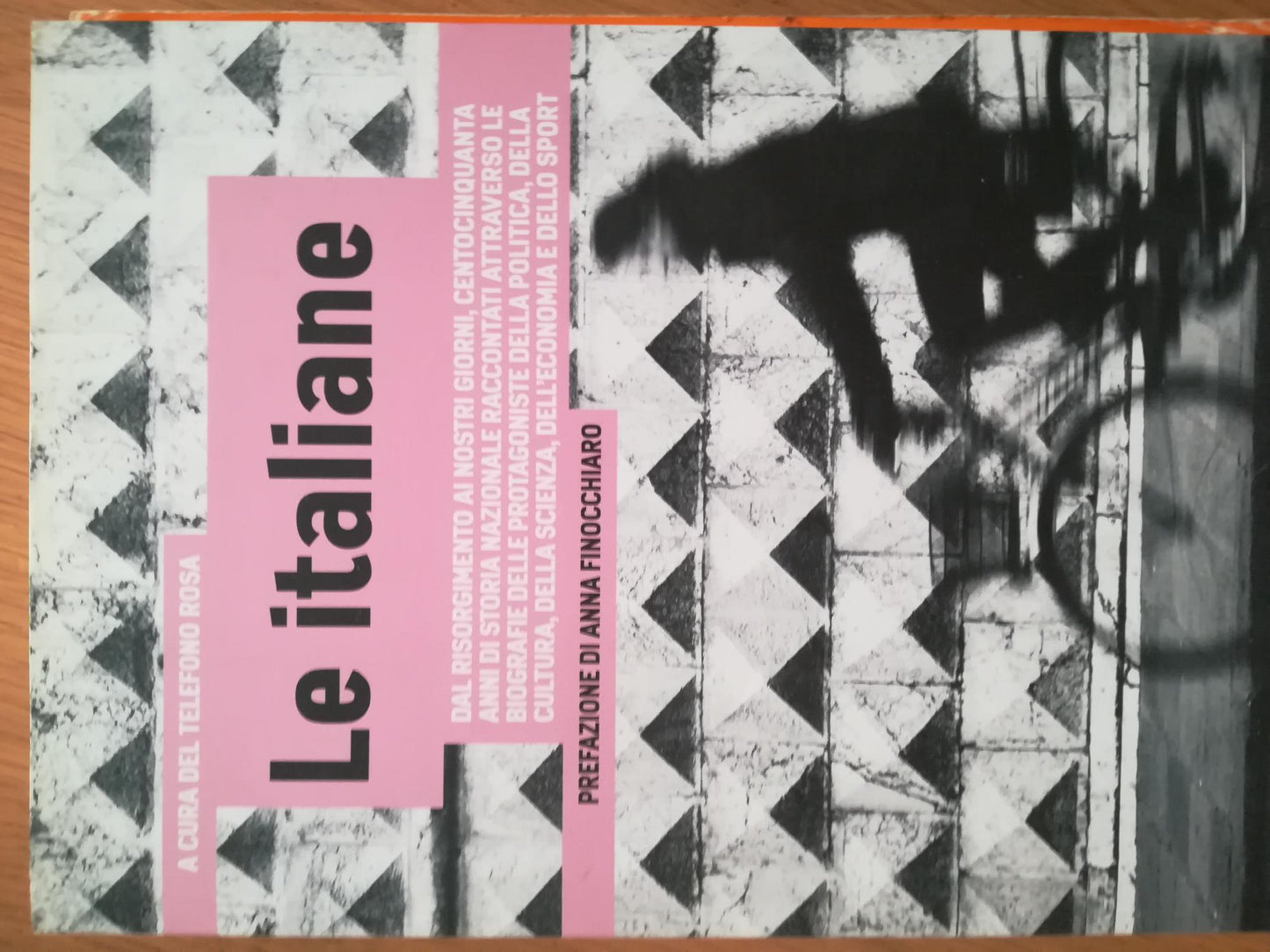 Italiane. Dal Risorgimento ai nostri giorni, centocinquanta anni di storia nazionale raccontati attraverso le biografie delle protagoniste della politica.. - copertina