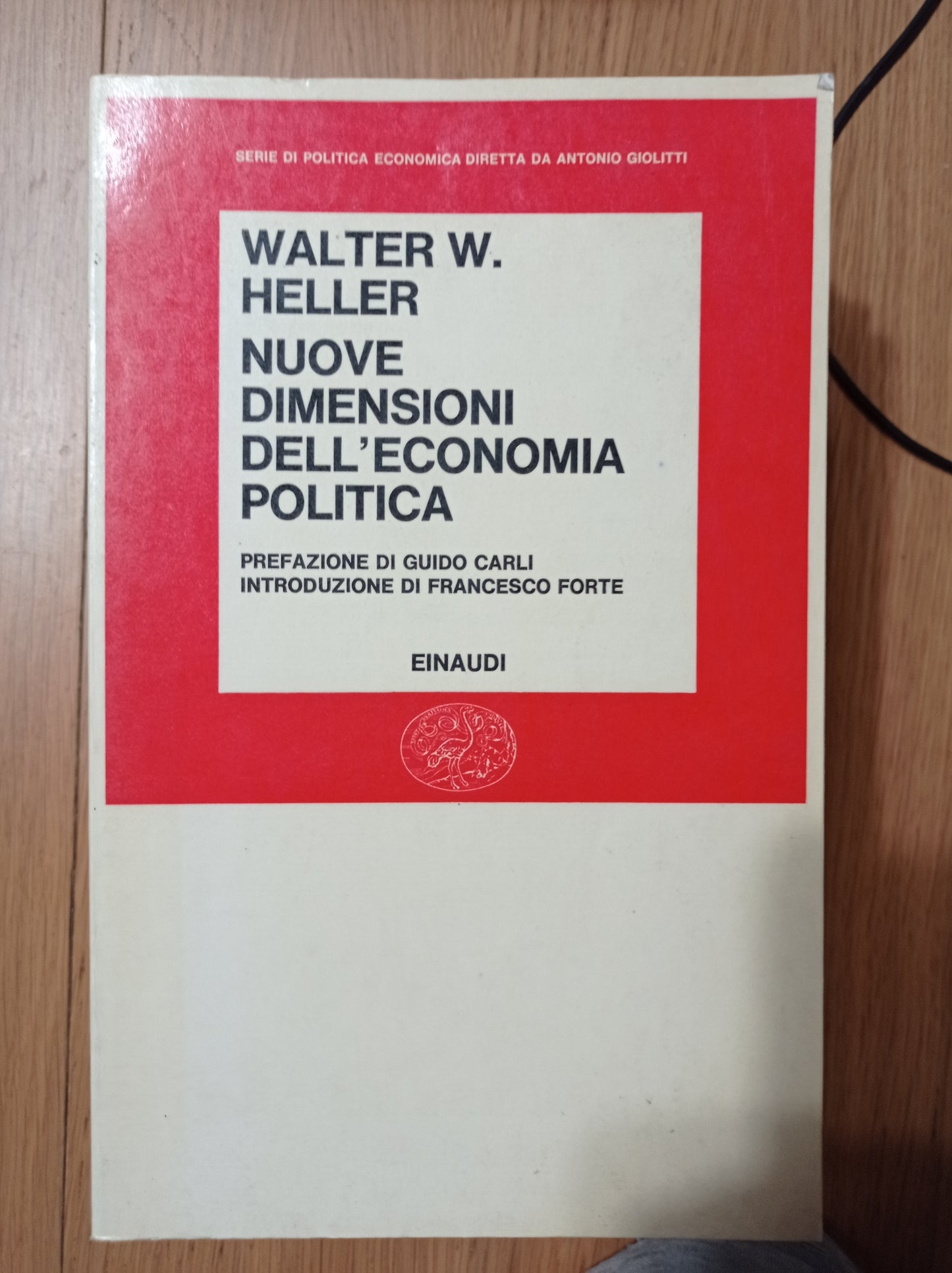 Nuove dimensioni dell'economia politica - copertina