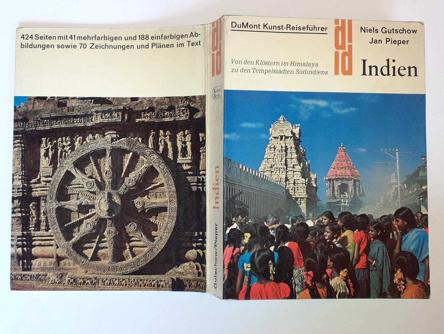 Indien. Von den Klöstern im Himalaya zu den Tempelstädten Südindien. Bauformen und Stadtgestalt einer beständigen Tradition - copertina