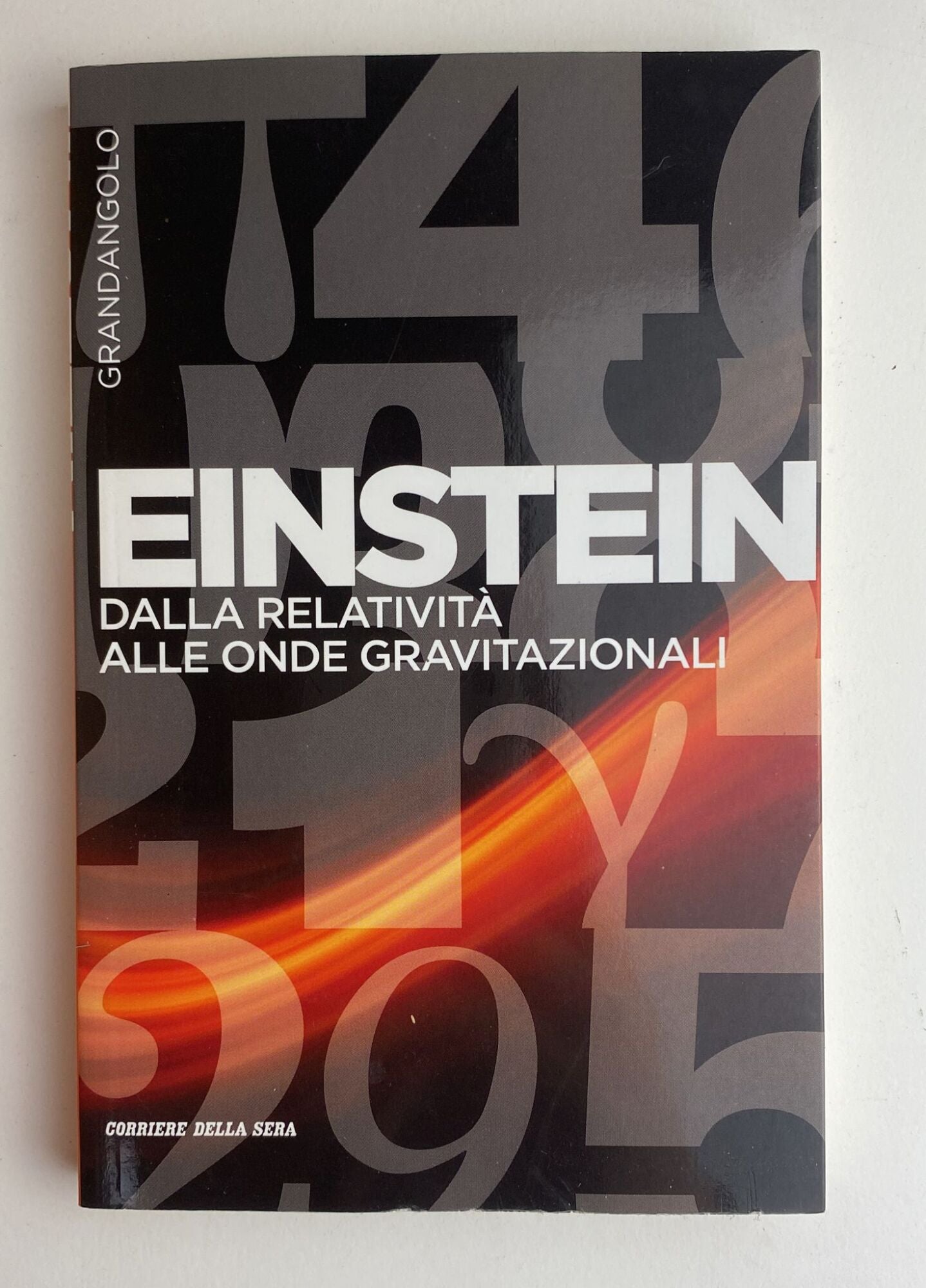 Einstein. Dalla relatività alle onde gravitazionali - copertina