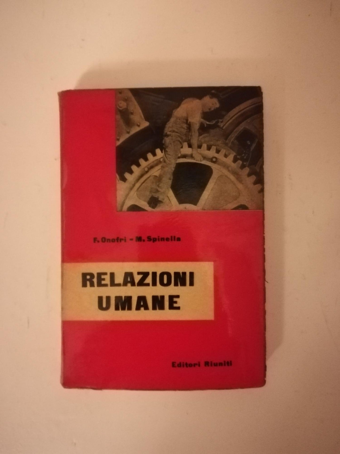 Relazioni umane - copertina
