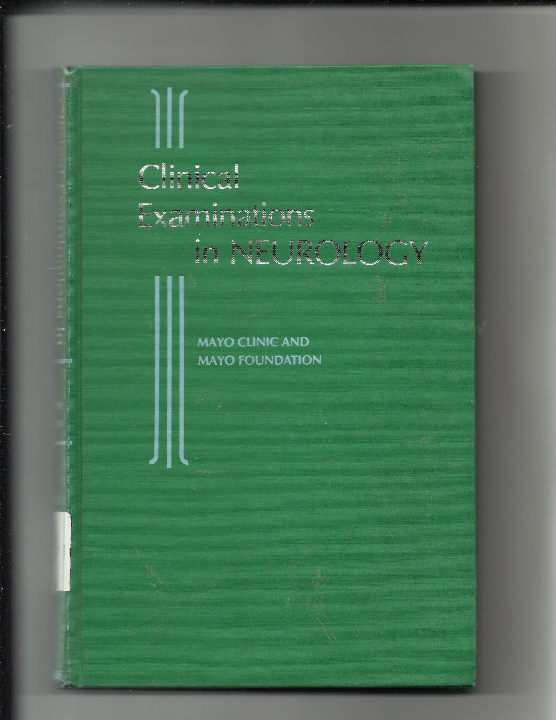 Clinical Examinations in neurology - copertina