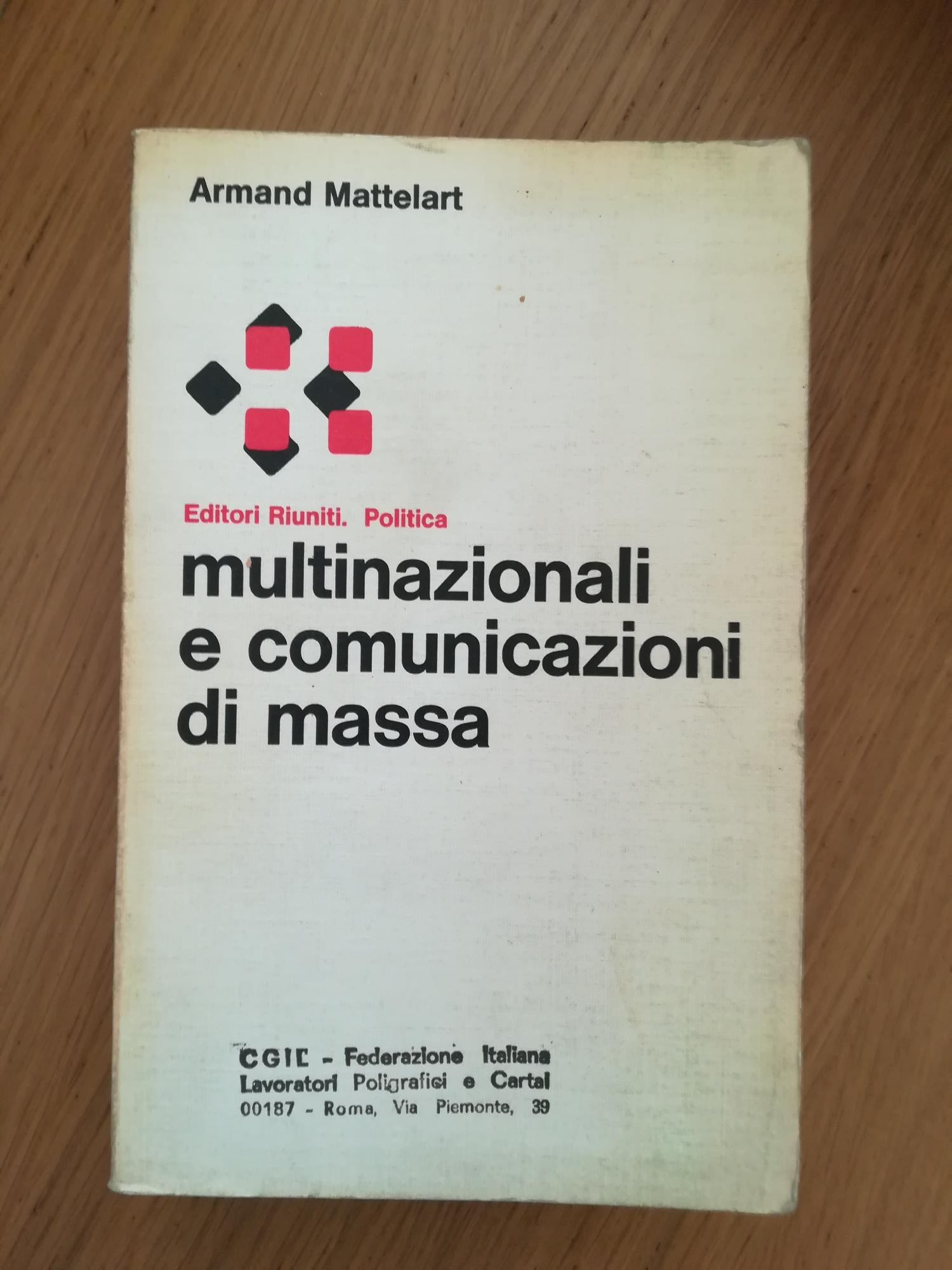 Multinazionali e comunicazioni di massa - copertina