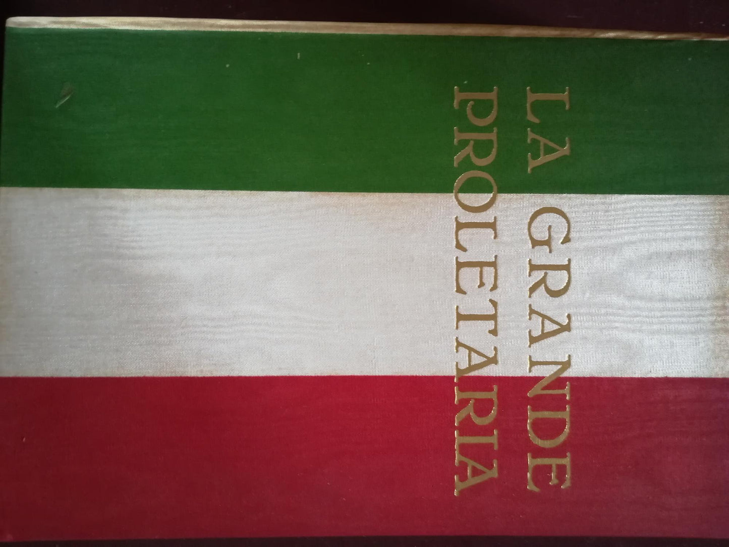 La grande proletaria - copertina