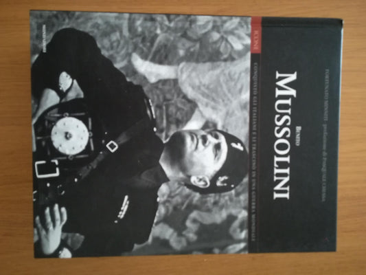 Benito Mussolini - copertina