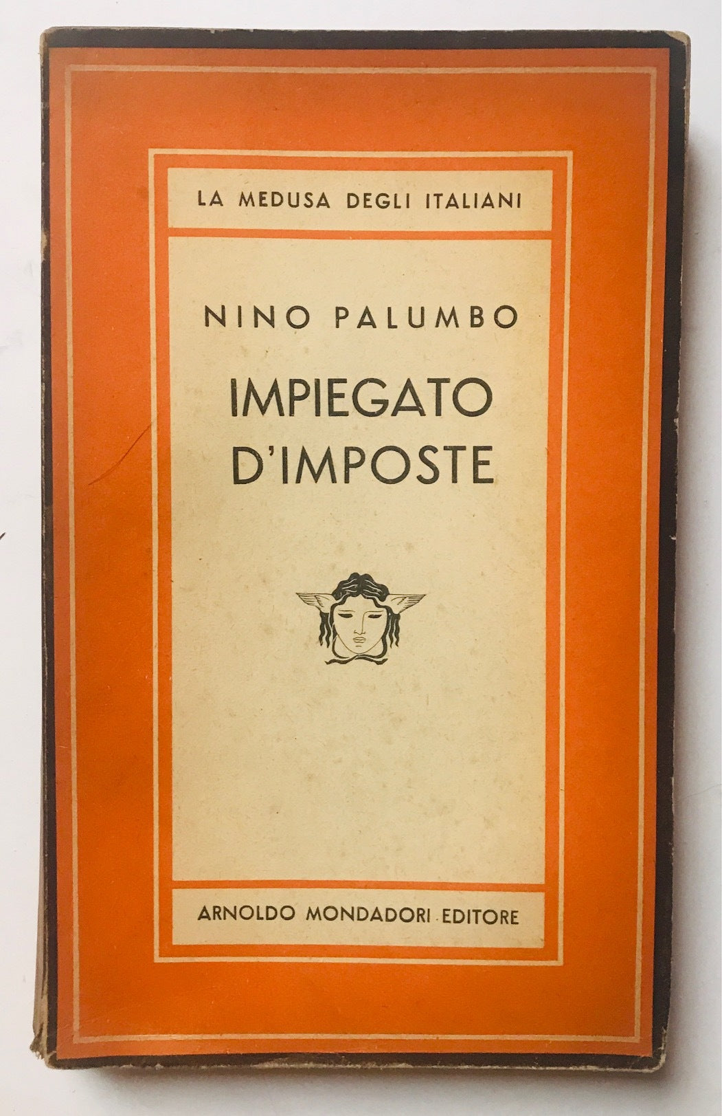 Impiegato d'imposte - copertina