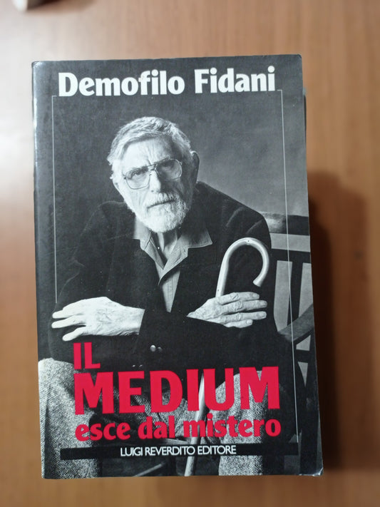 MEDIUM ESCE DAL MISTERO - copertina