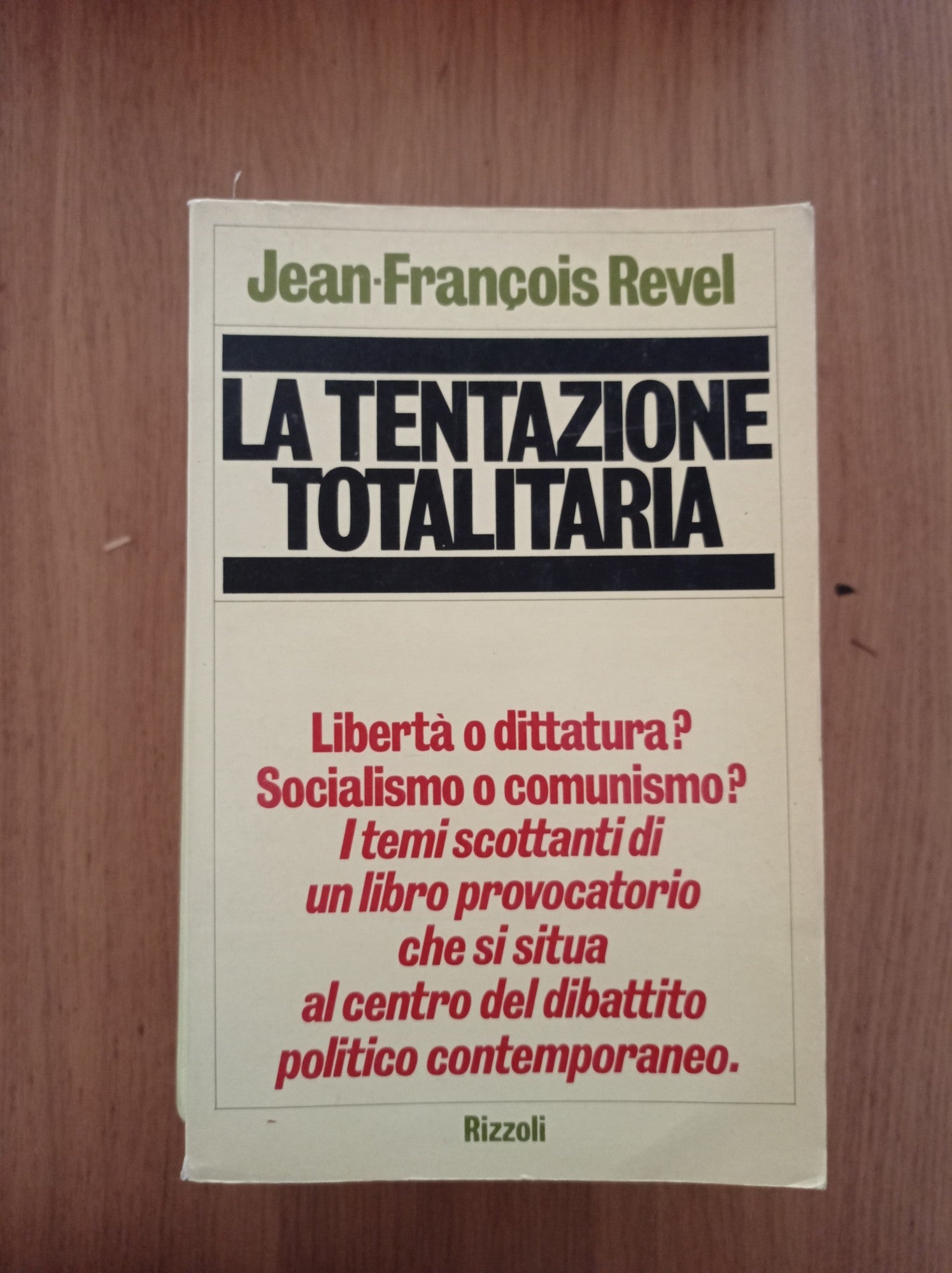 La tentazione totalitaria - copertina