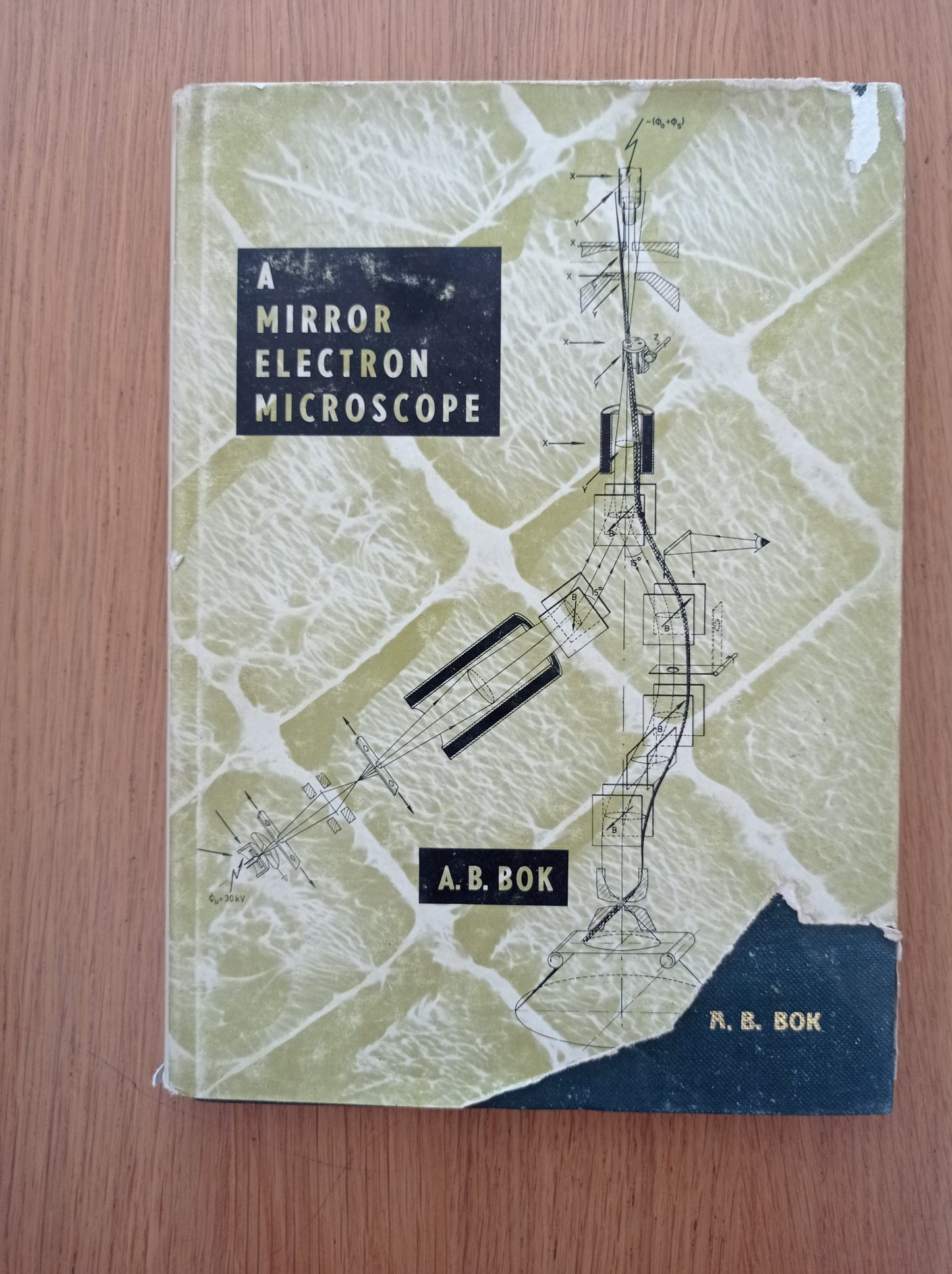 A mirror elctron microscope - copertina