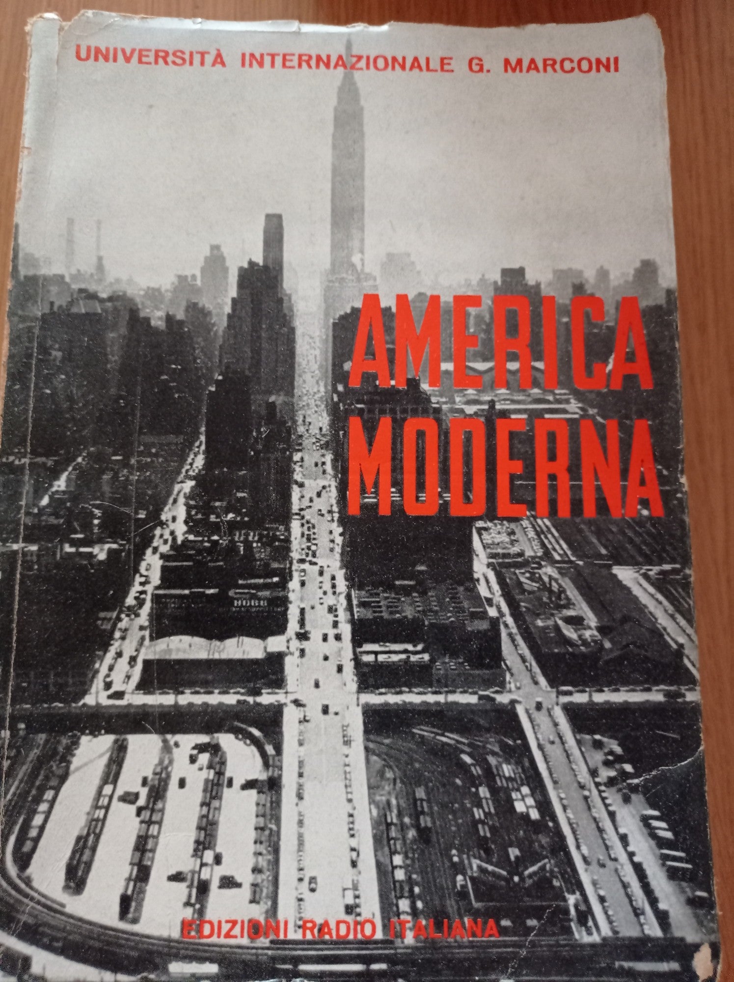 America Moderna - copertina