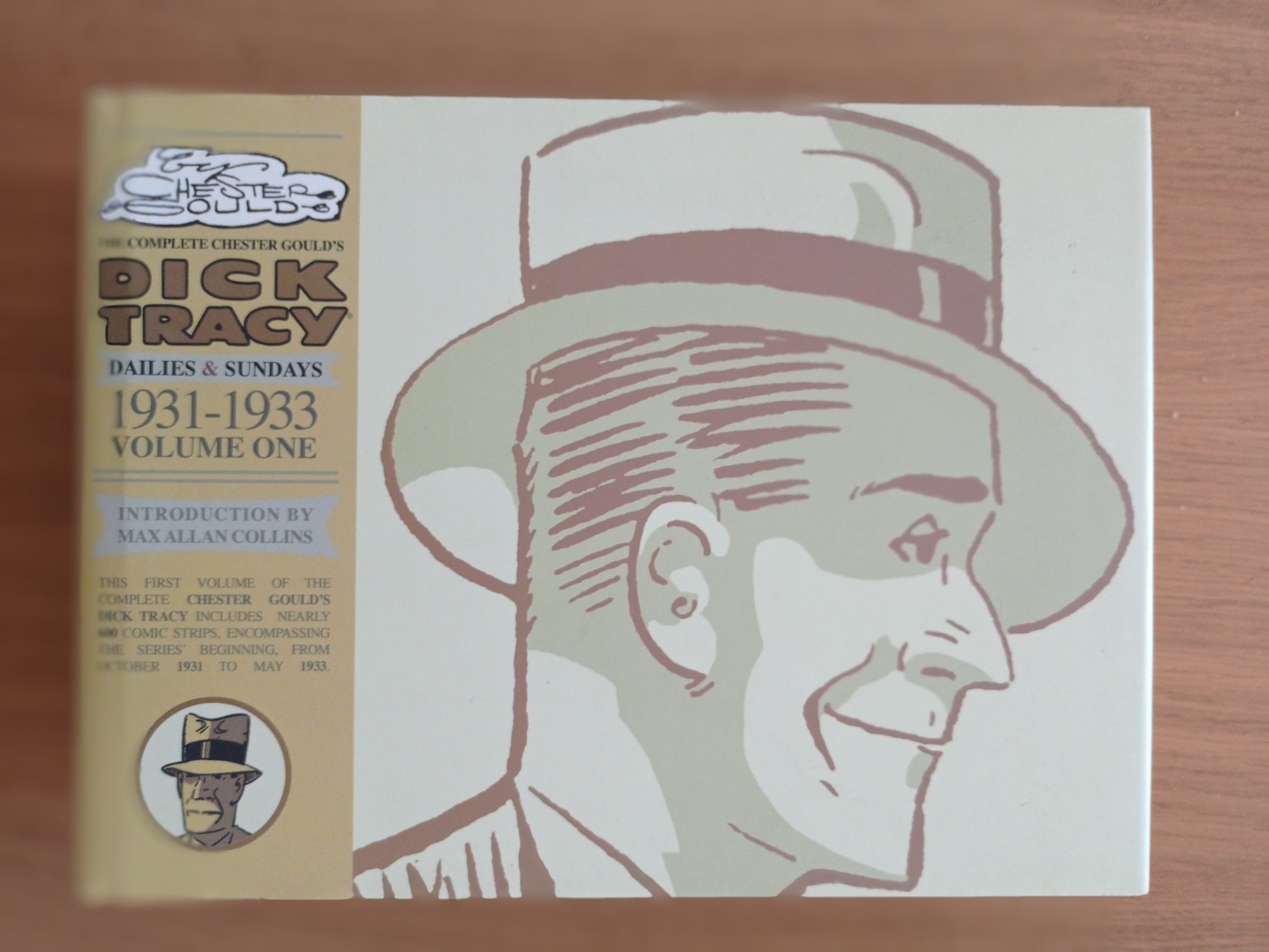 Complete Chester Gould\'s Dick Tracy Volume 1 - copertina