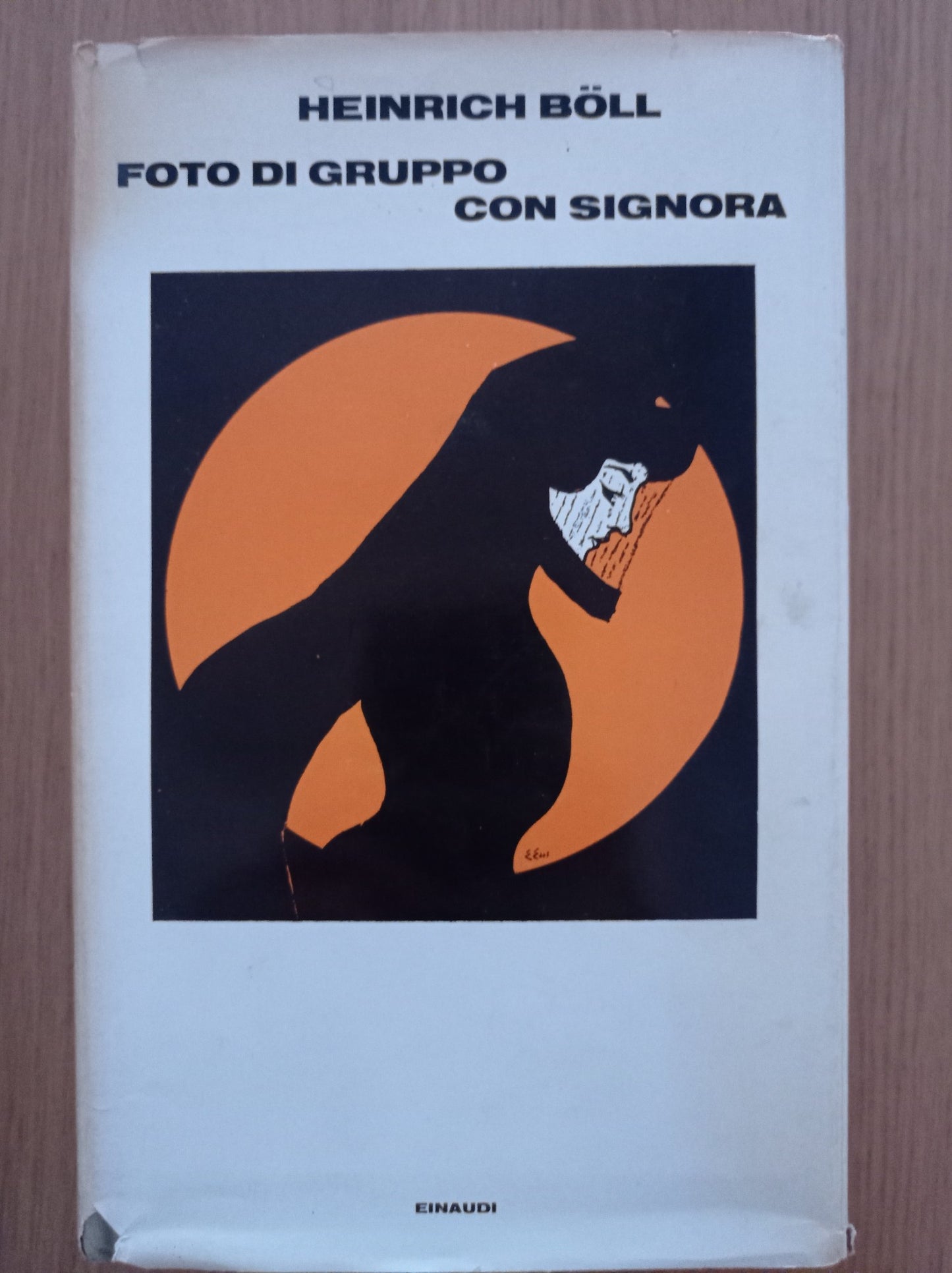 Foto di gruppo con signora - copertina