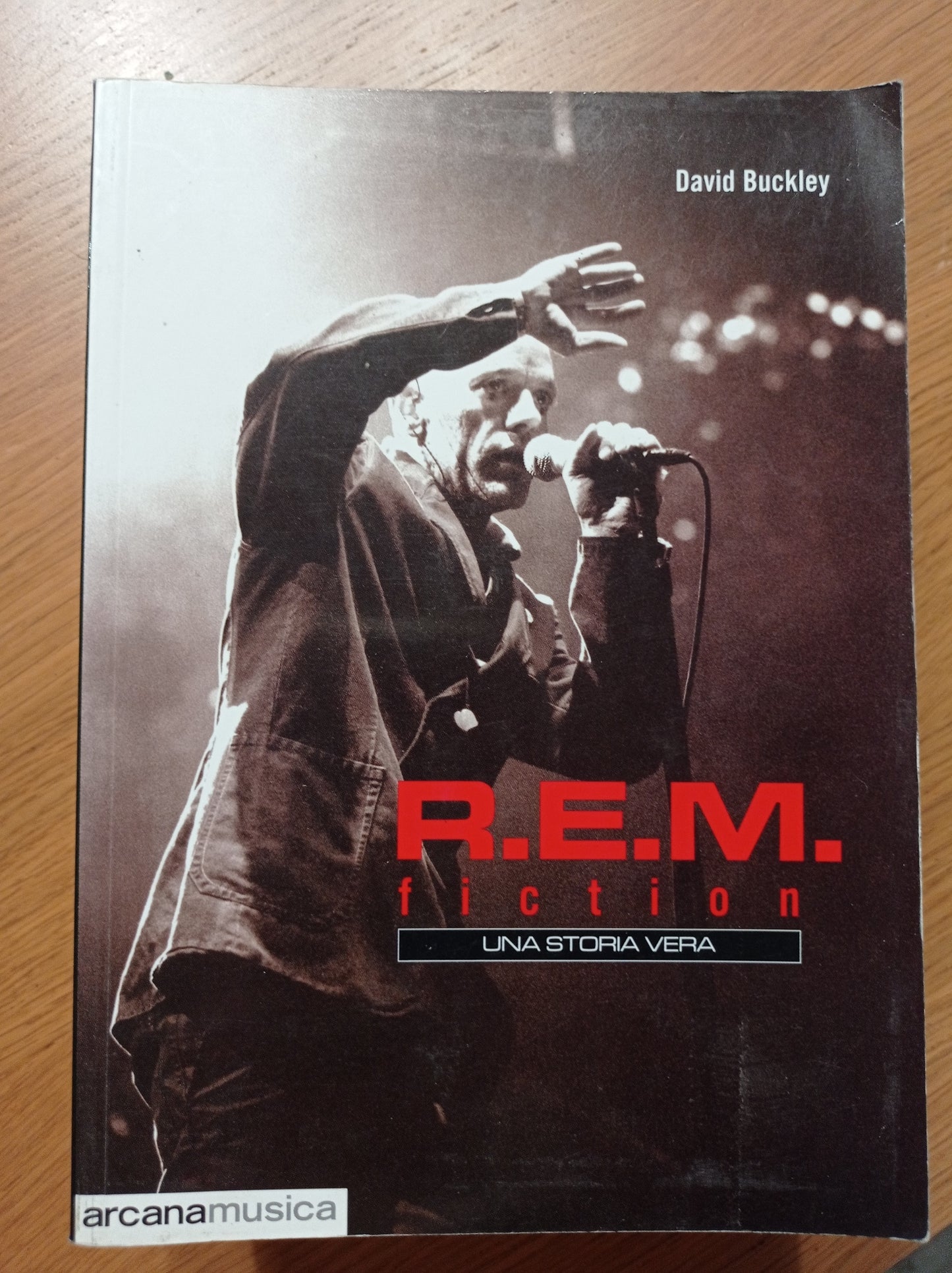 R.E.M. Fiction. Una storia vera - copertina