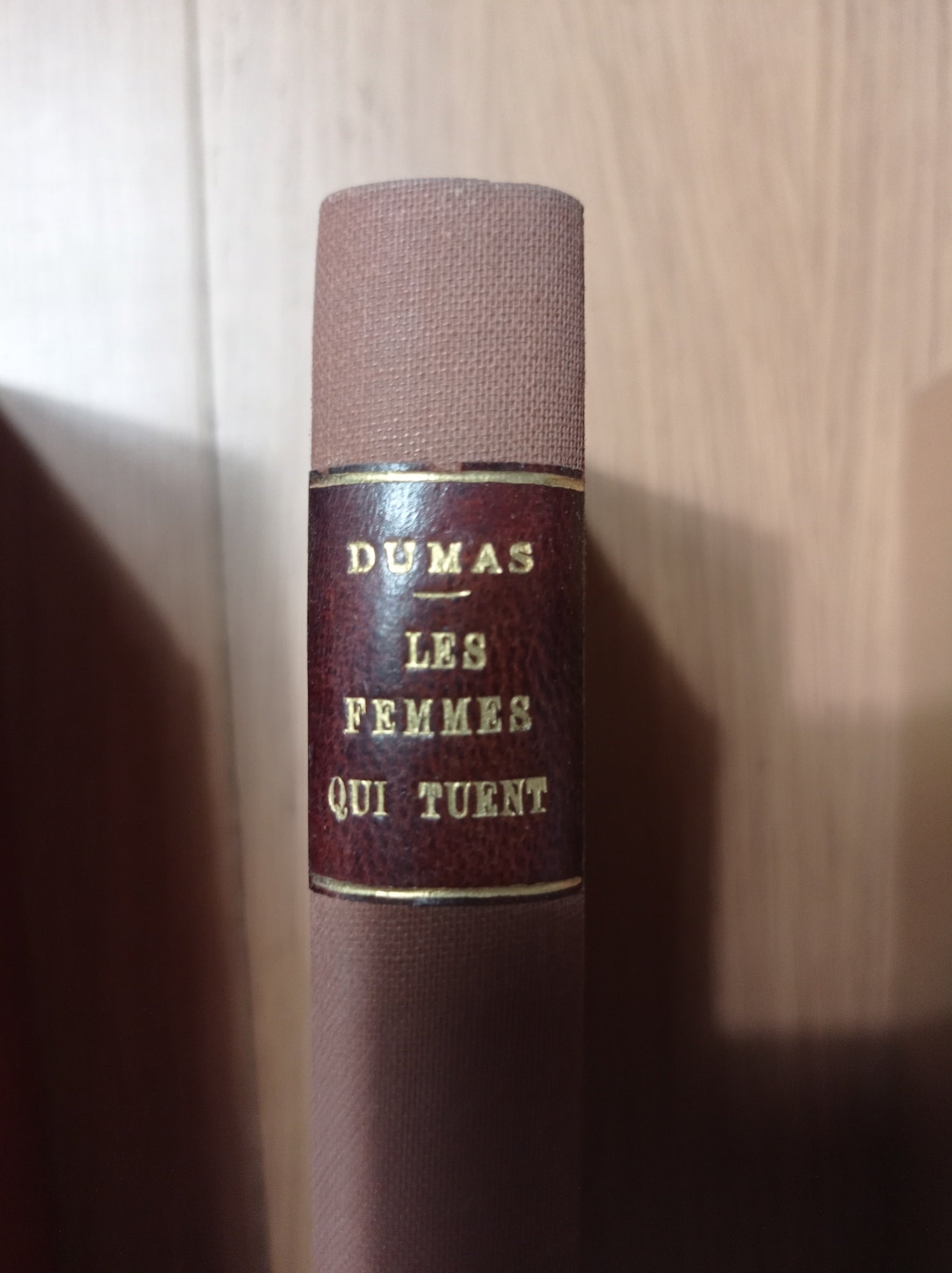 Les femmes qui tuent et les femmes qui votent - copertina