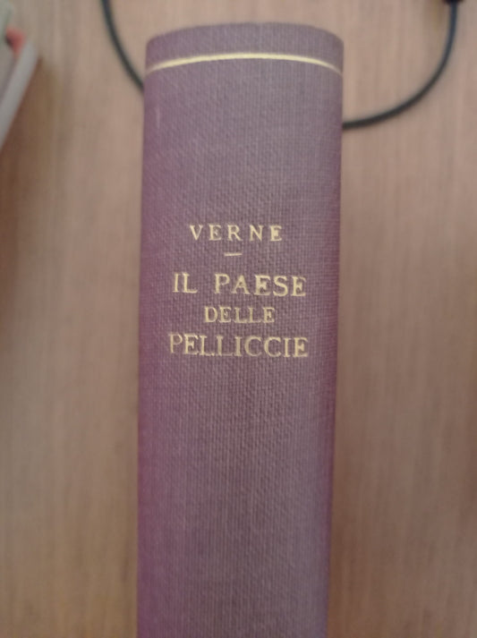 Il paese delle pelliccie - copertina