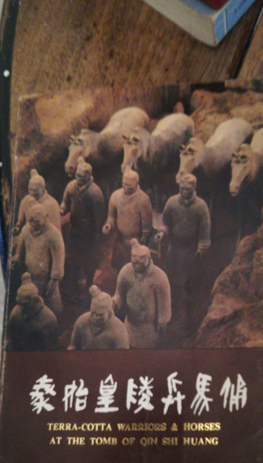 Terra-cotta Warriors & Horses at the tomb of Qin Shi Huang - copertina