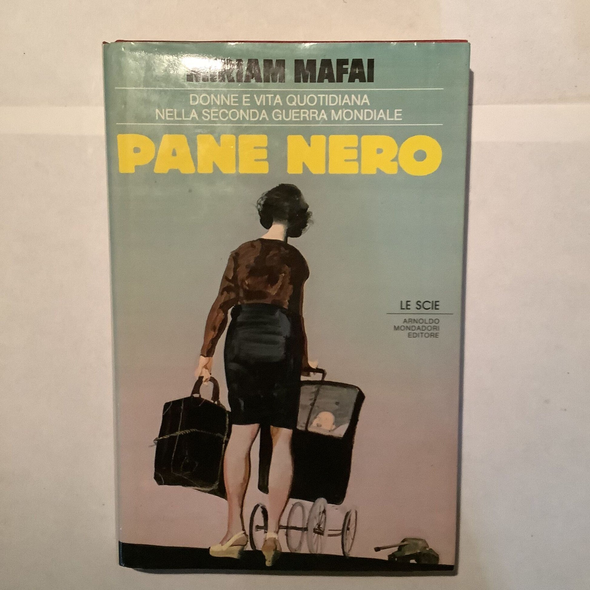 Pane nero. Donne e vita quotidiana nella seconda guerra mondiale - copertina
