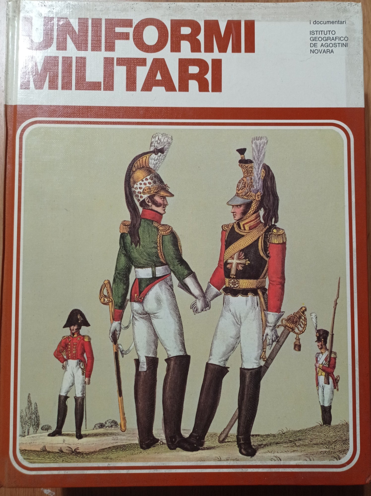 Uniformi militari - copertina