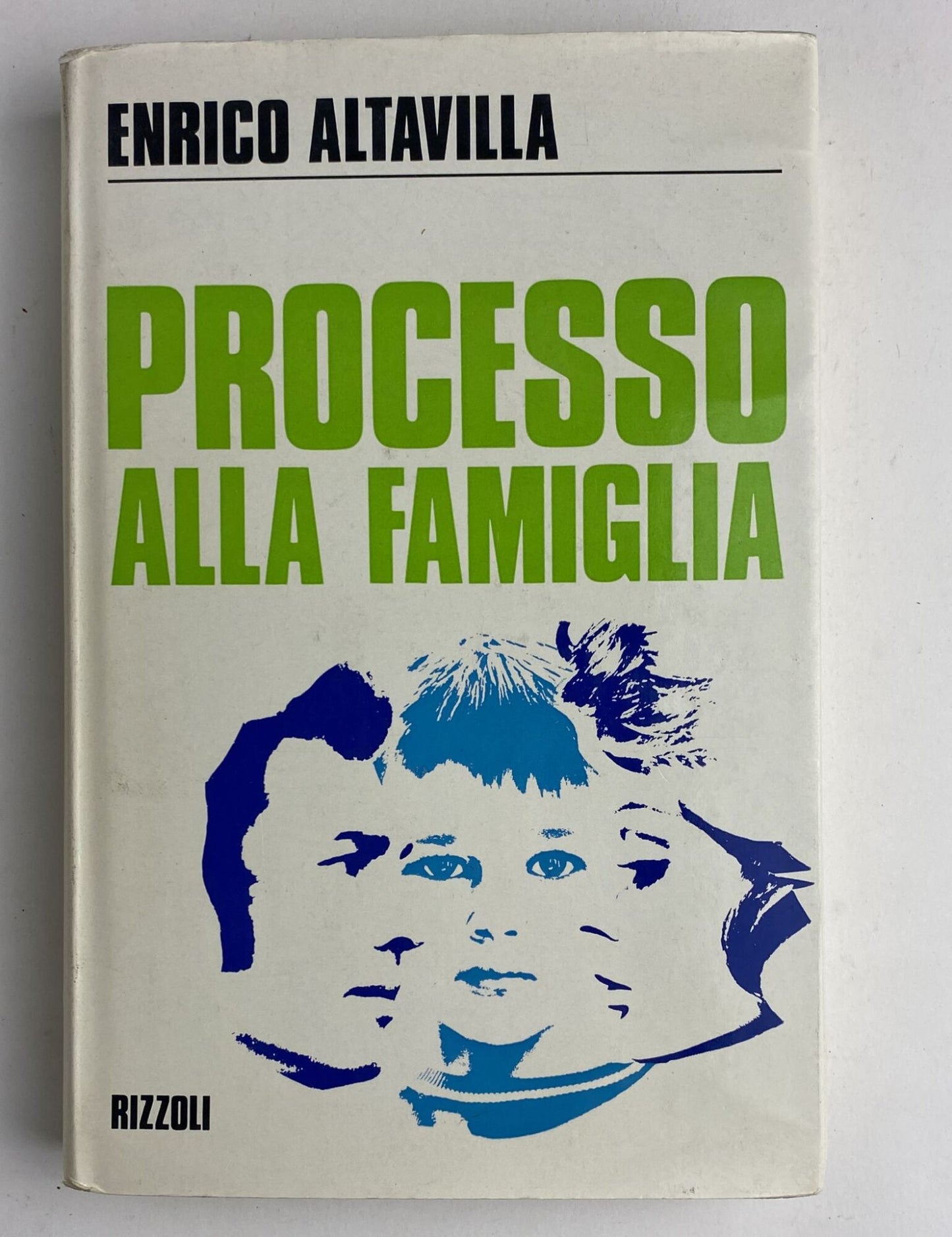 Processo alla famiglia - copertina
