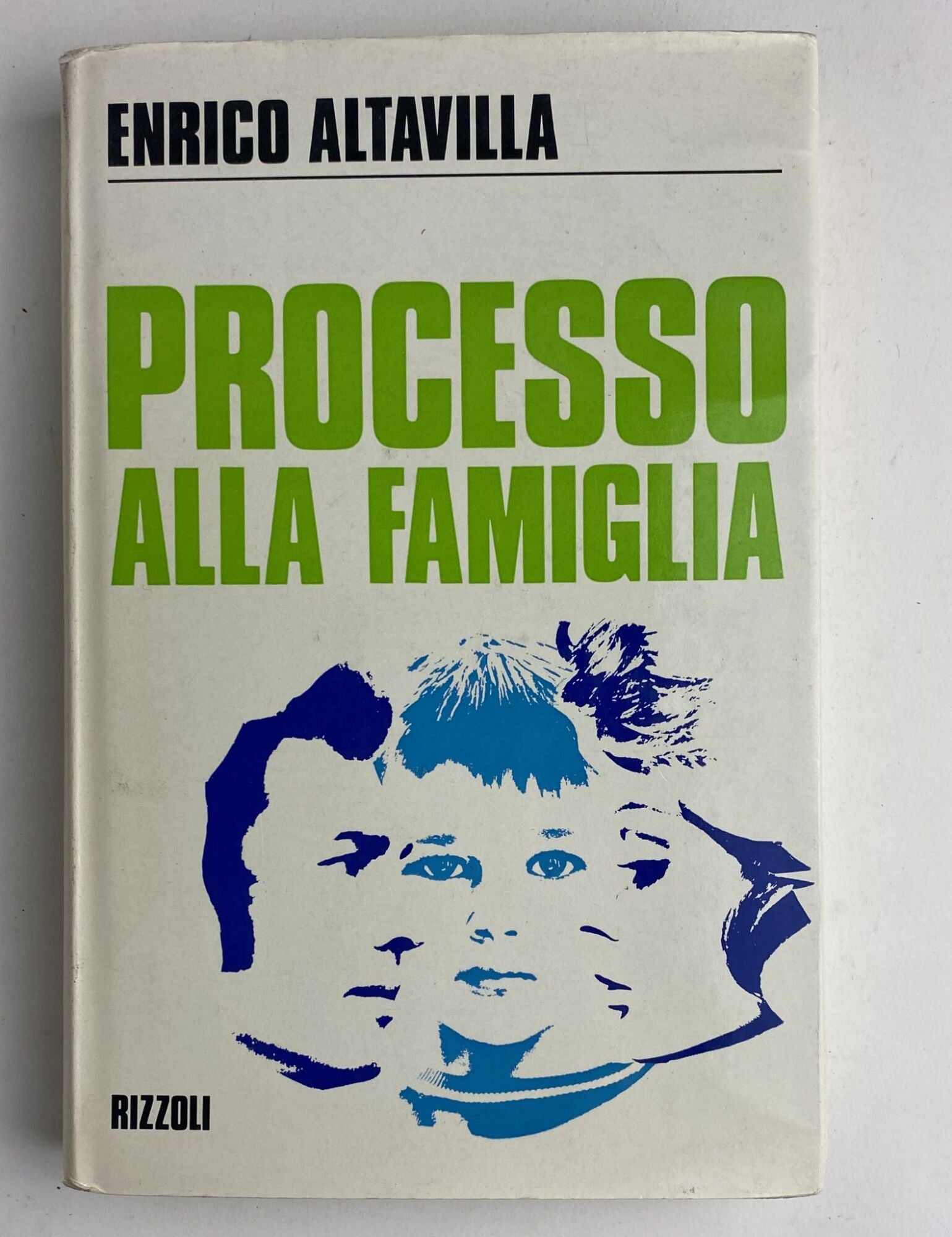 Processo alla famiglia - copertina
