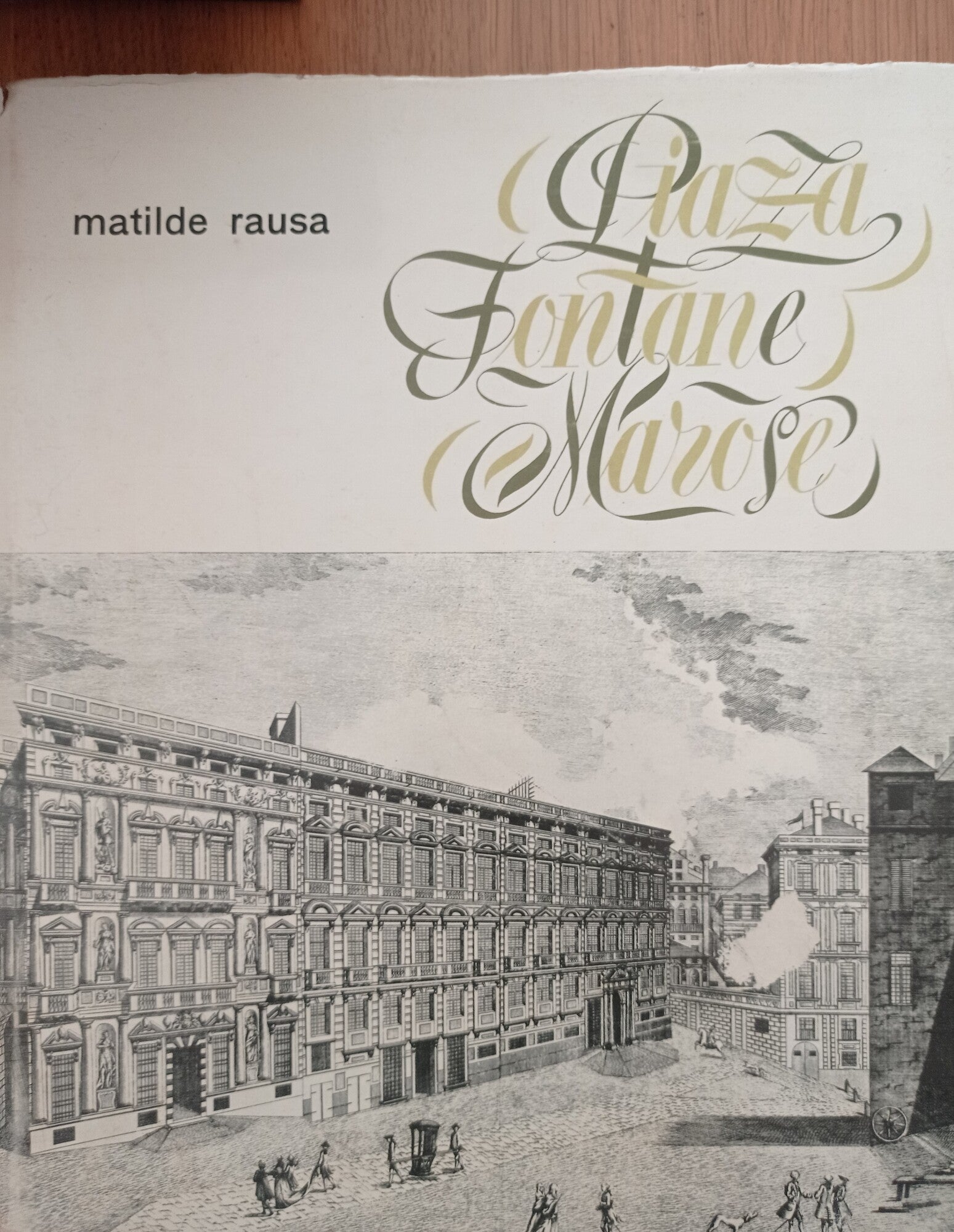 Piazza Fontane Marose - copertina