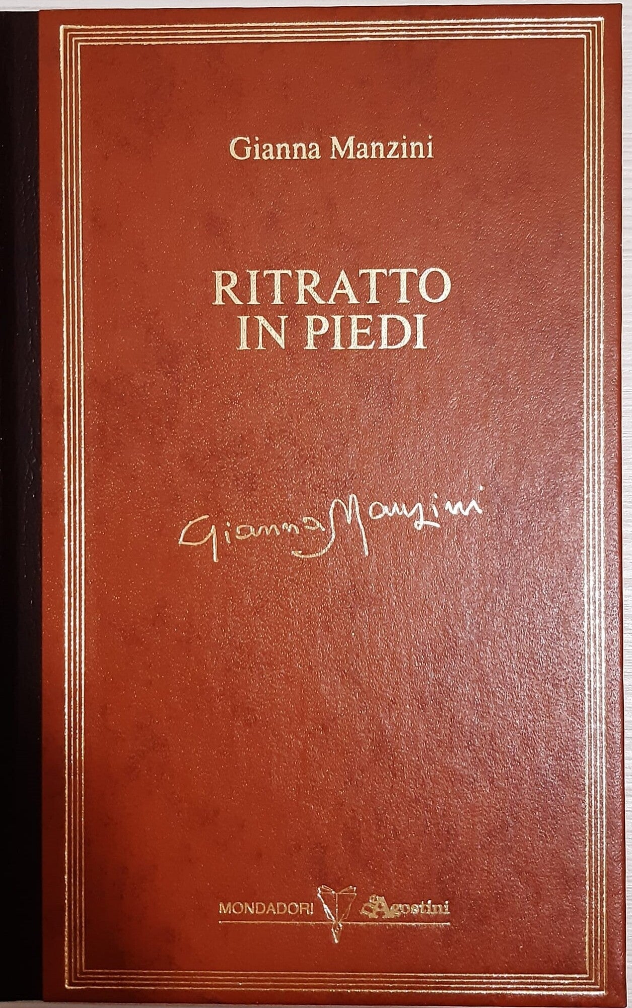 Ritratto in piedi - copertina