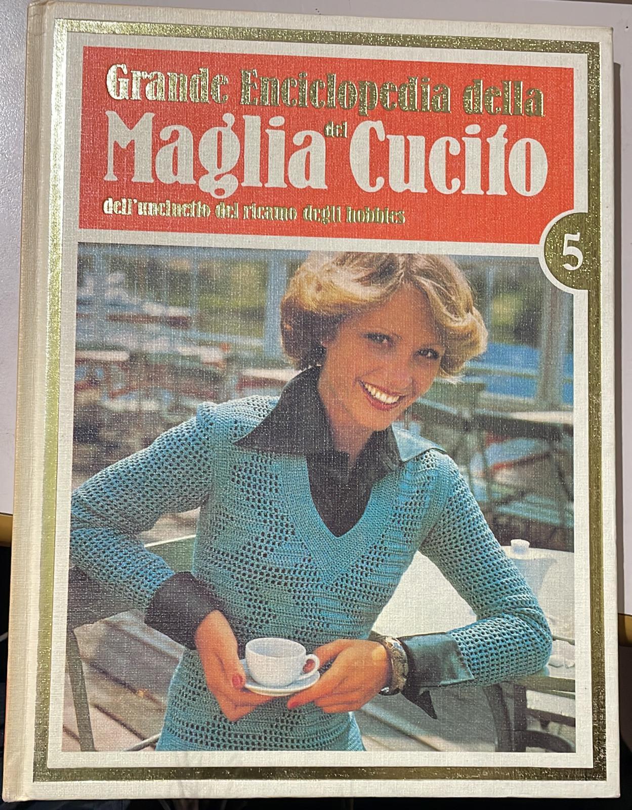 Grande enciclopedia della maglia e del cucito - copertina
