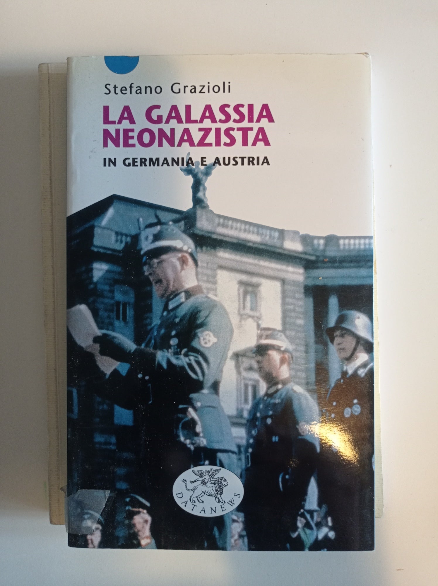 La galassia neonazista in Germania e Austria - copertina