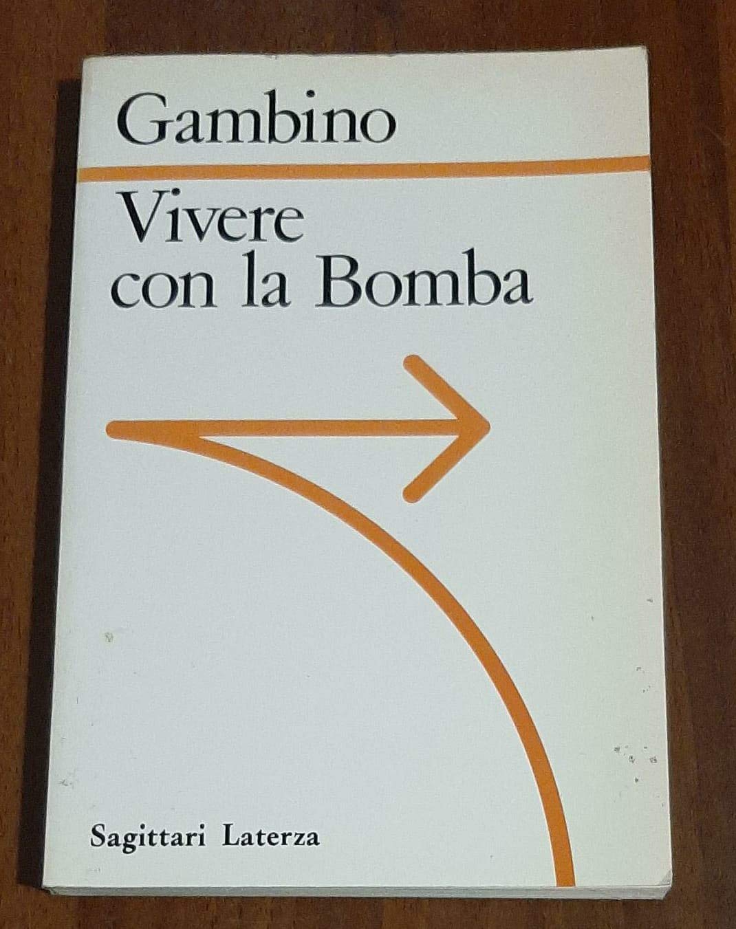 Vivere Con La Bomba - copertina