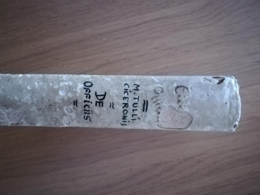 De Officiis - copertina