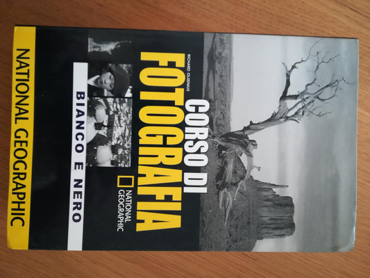 Corso di fotografia. Bianco e nero. Ediz. illustrata - copertina
