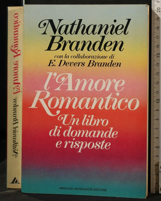 L'amore romantico. Un libro di domande e risposte - copertina