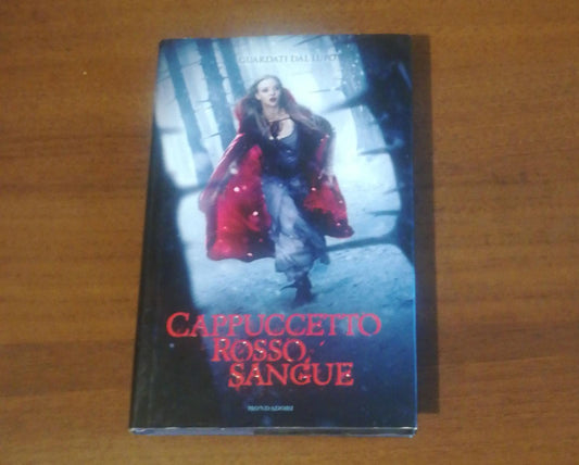 CAPPUCCETTO ROSSO SANGUE - copertina