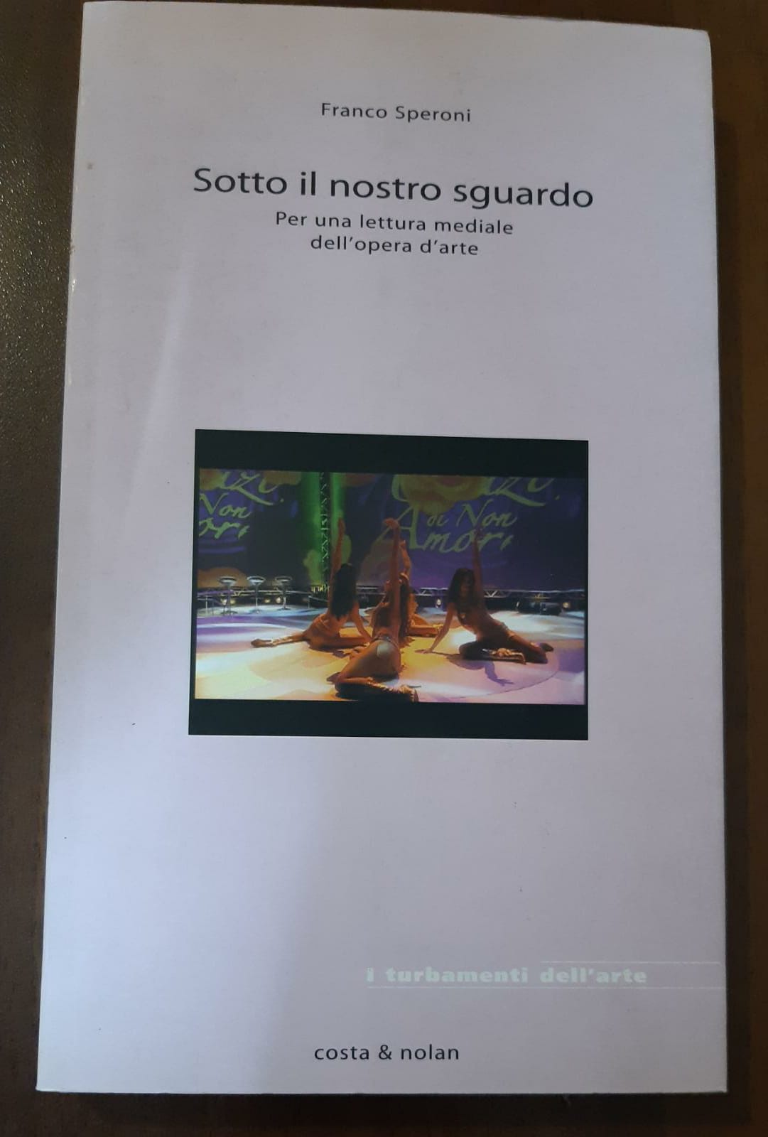 Sotto il nostro sguardo. Per una lettura mediale dell'opera d'arte - copertina