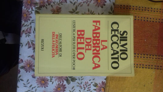 La fabbrica del bello. L'estetica per tutti o per pochi - copertina