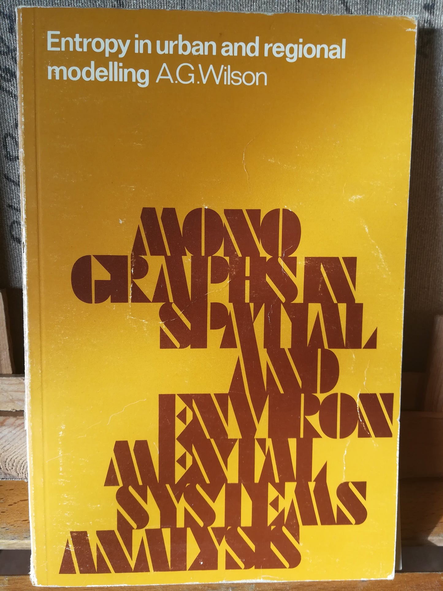 Entropy in urban and regional modelling - copertina