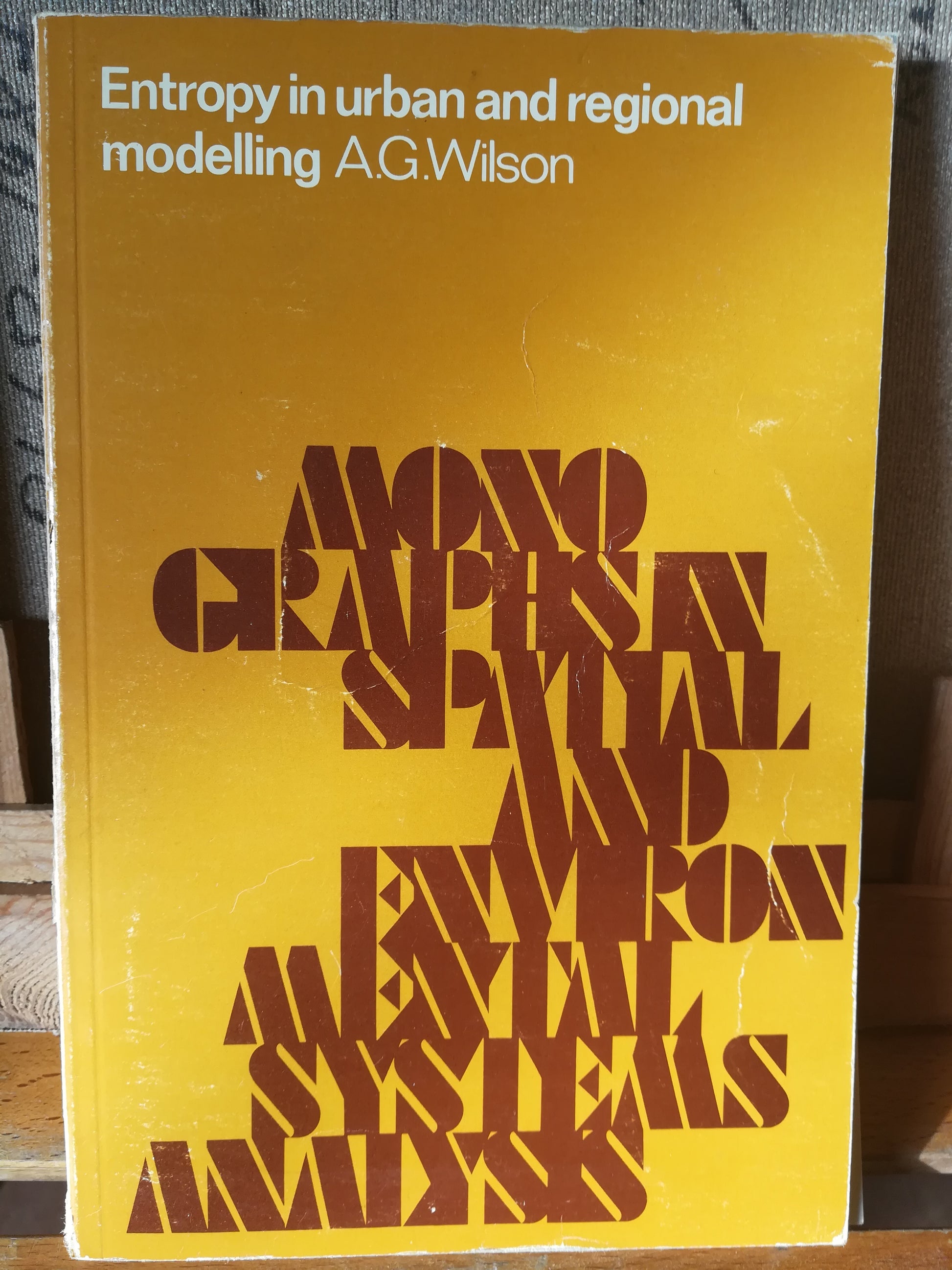 Entropy in urban and regional modelling - copertina