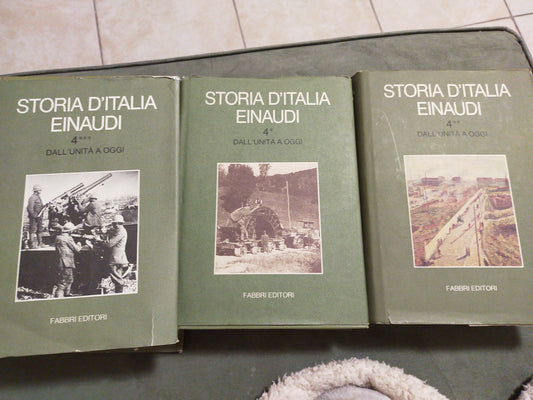 Storia d italia  Einaudi 4 vol. 1-2-3 - copertina