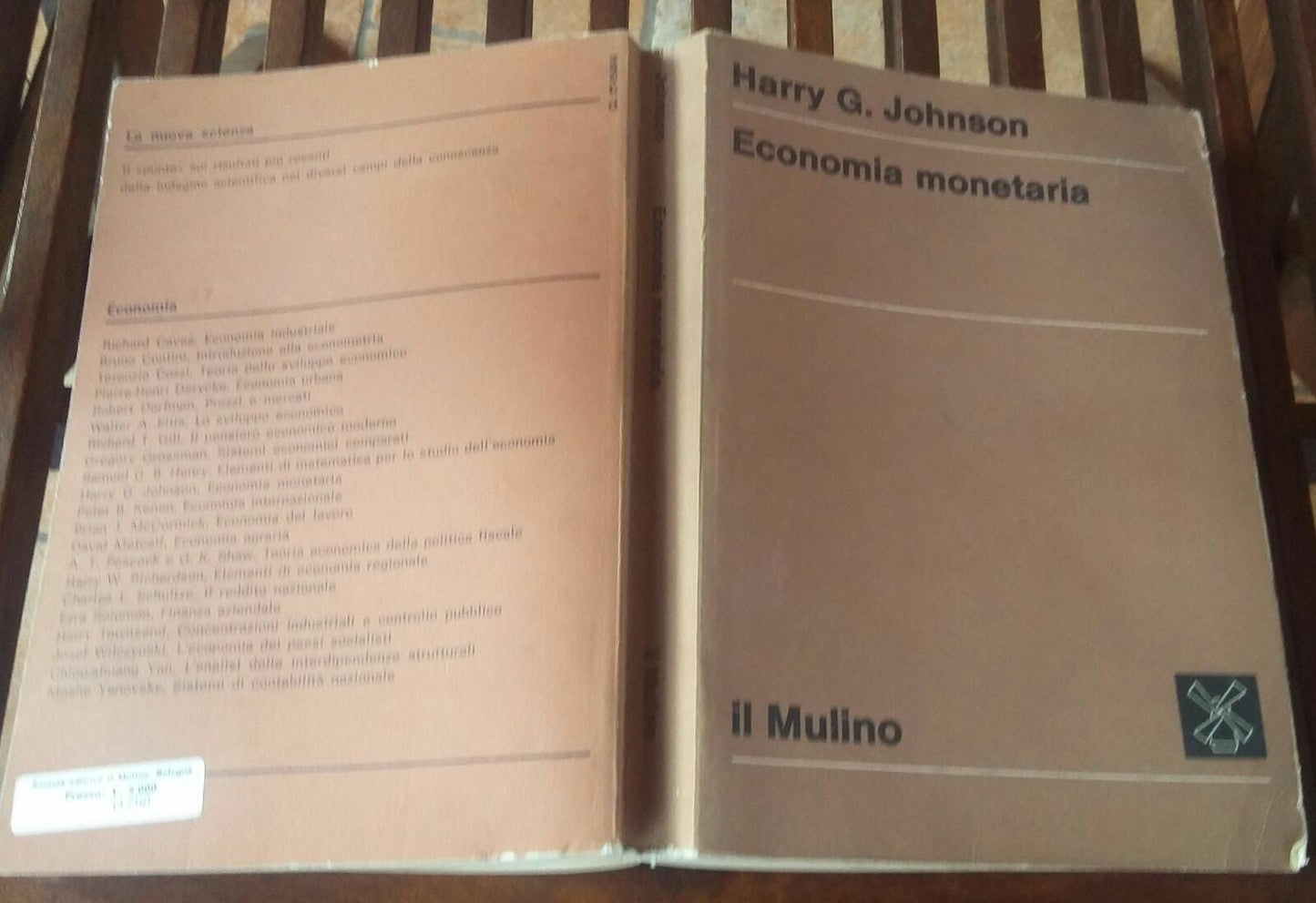 Economia monetaria - copertina