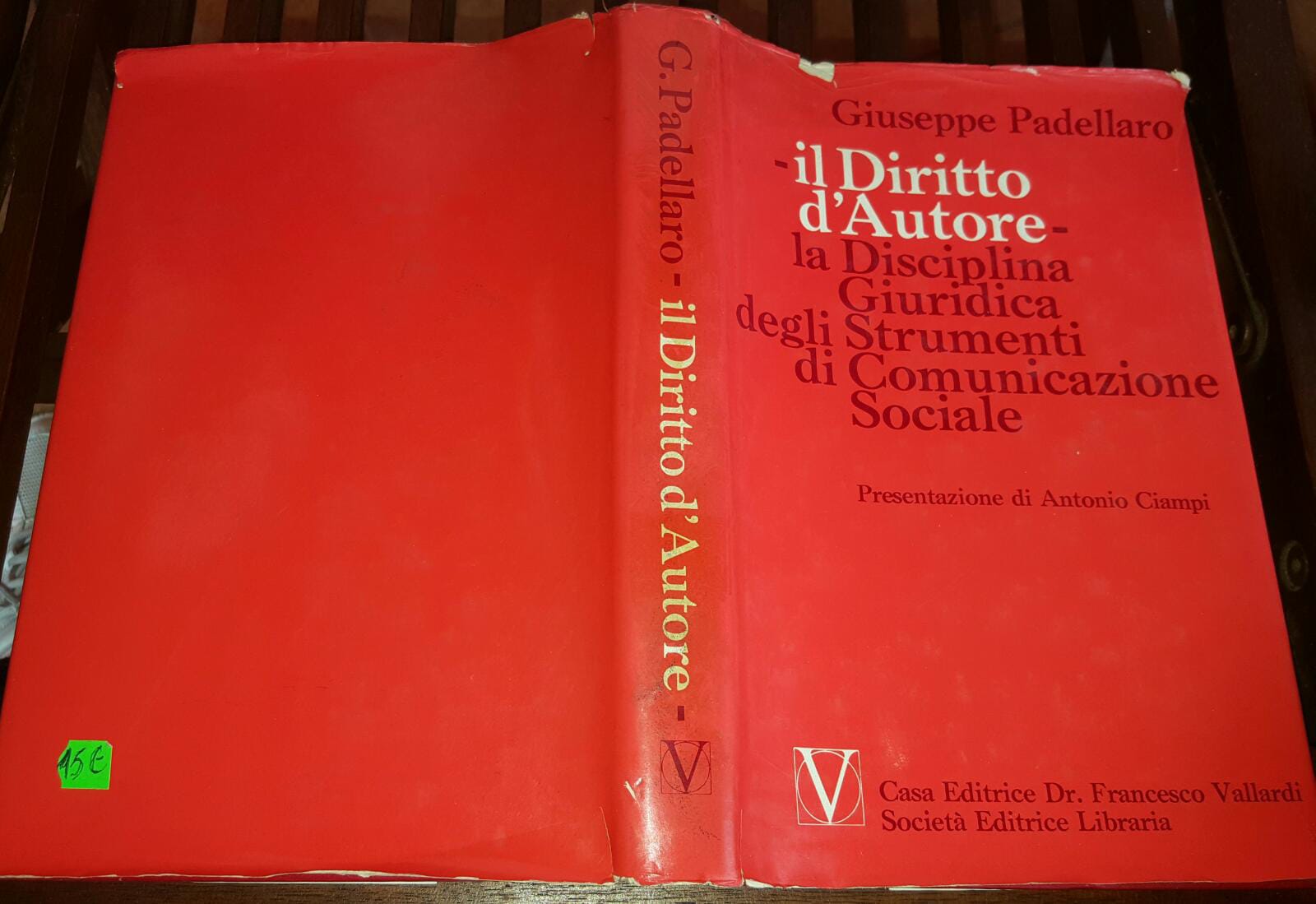 Il Diritto d'Autore. La disciplina Giuridica degli Strumenti di Comunicazione Sociale - copertina