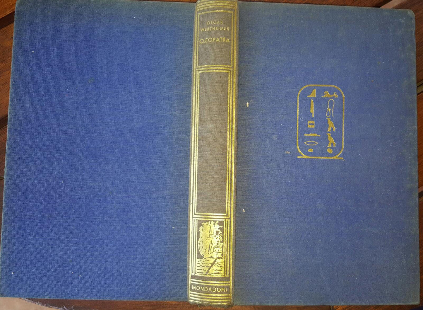 Cleopatra - copertina