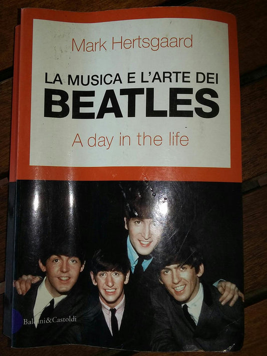 La musica e l'arte dei Beatles. A day in the life - copertina